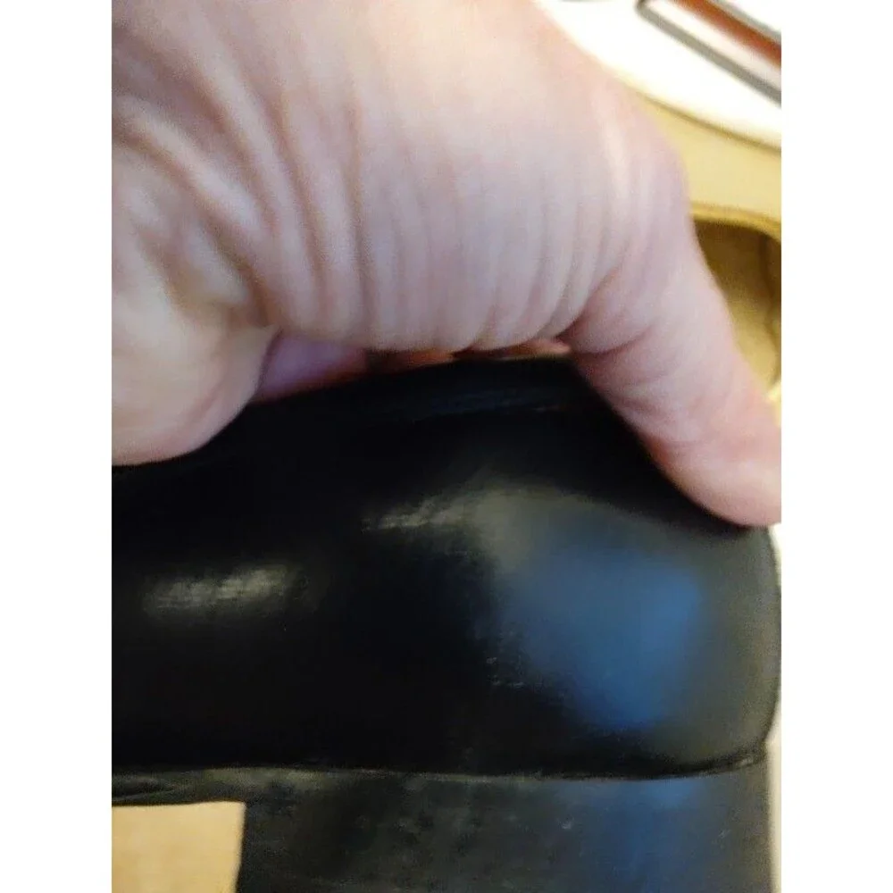 Mens Gucci Black Leather Gold Logo Loafers Mens US Size 6 & 2 additional insoles